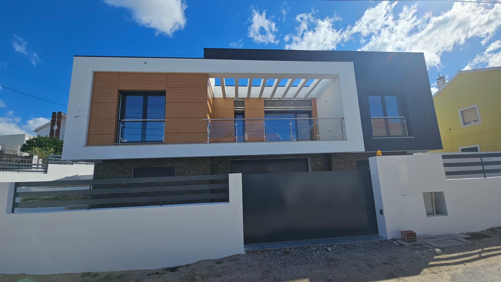 Moradia moderna concluída